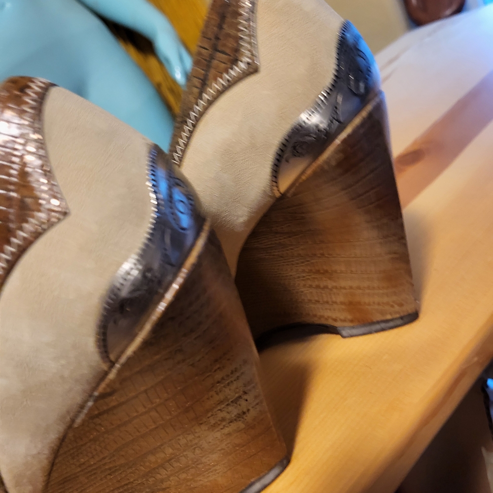 Chic Beige and Brown Women's Heels with Silver Accents - Picture 5 of 14